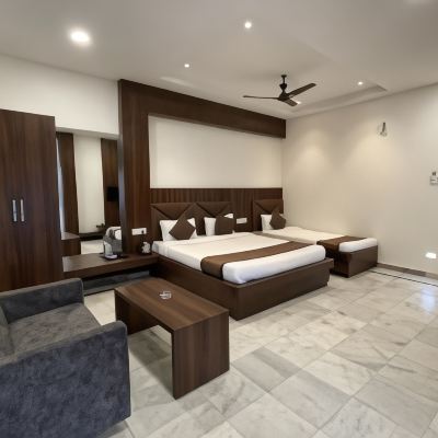 Deluxe Triple Room Hotel Royal Embassy Promo Code