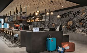 Moxy Lyon Airport - Housity