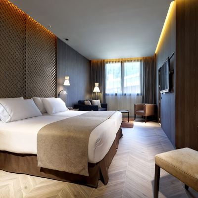 Deluxe Double Room Áurea Washington Irving by Eurostars Hotel Company Promo Code