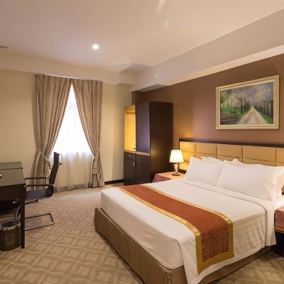 Bilik Deluxe Double Kupon Hallmark Crown Hotel