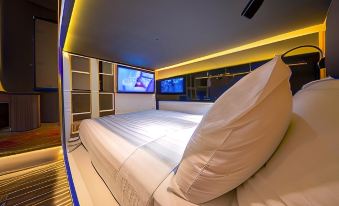 Cube Family Boutique Capsule Hotel at Chinatown