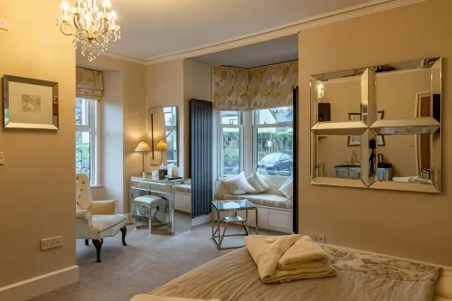 Holly Lodge Guest House with Free Off Site Health Club