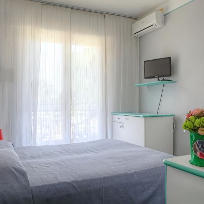 標準四人房 烏特酒店優惠