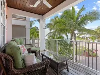 Luxury Key West feel steps from Historic downtown Stuart, minutes from the beach