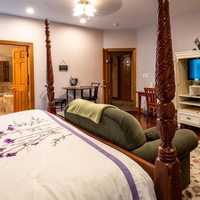 Suite, 1 King Bed, Non Smoking (King Suite) Scottish Bed & Breakfast Promo Code