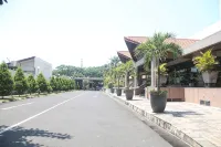 Verwood Hotel and Serviced Residence Отели в г. 