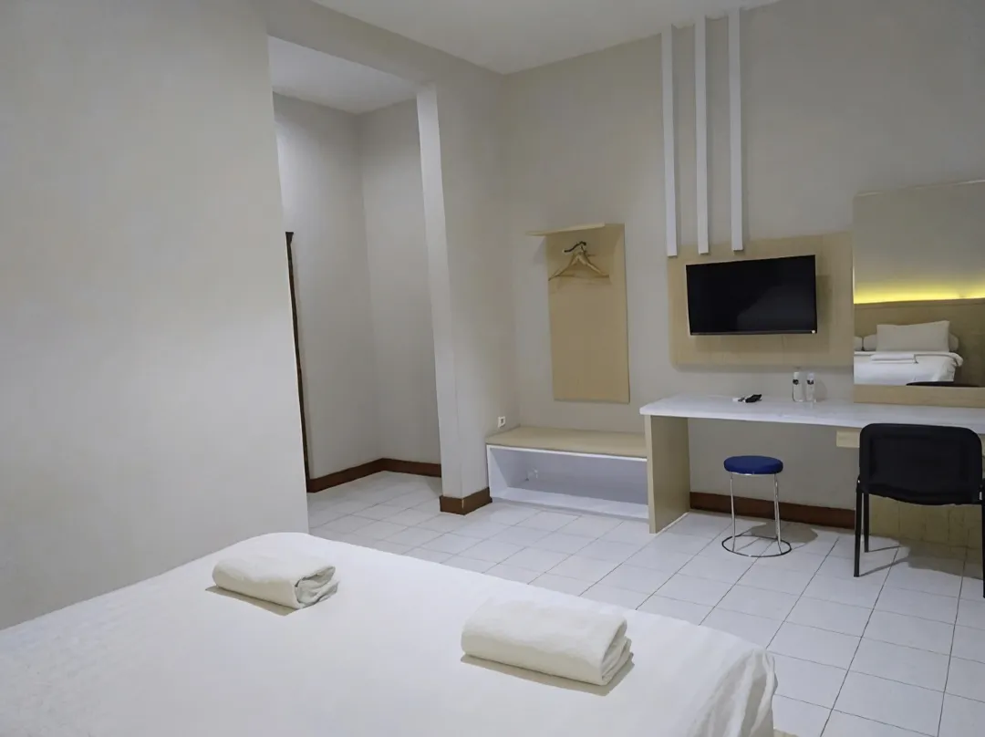 Twin Star - Surakarta