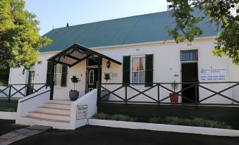 Koo Karoo Guest Lodge and Self Catering