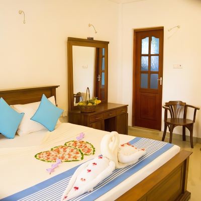 Deluxe Double Room with Air Conditioner&Balcony