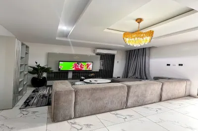Supreme Apartments Hotel di 