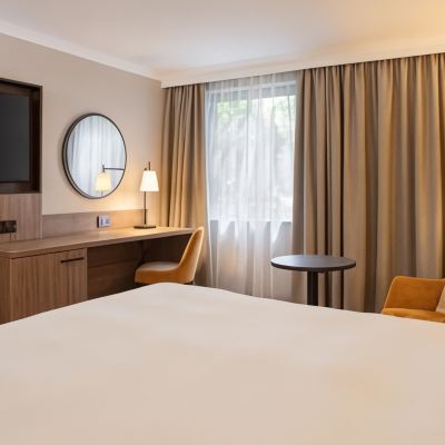 Family Queen Room DoubleTree by Hilton Southampton Promo Code