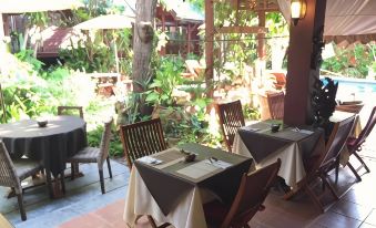 Ruenkanok Thaihouse Resort - Housity