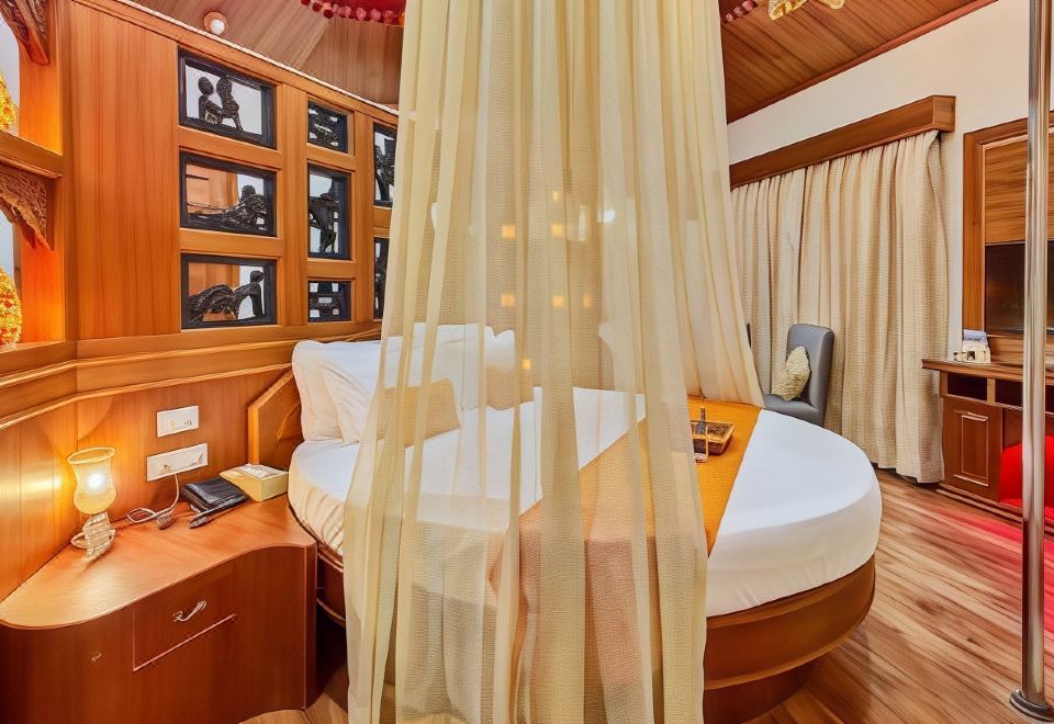 Honeymoon Room