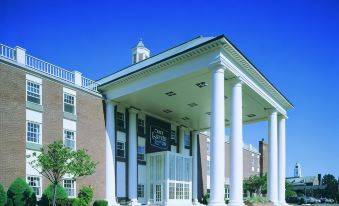 John Carver Inn & Spa - Housity