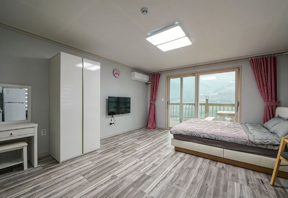 Gurye Seomjingangnaru PensionC201