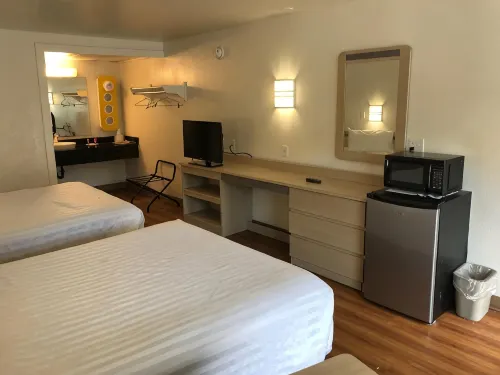 Travelodge by Wyndham Fayetteville