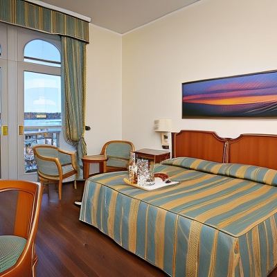 Deluxe Double Room with Balcony and Lake View