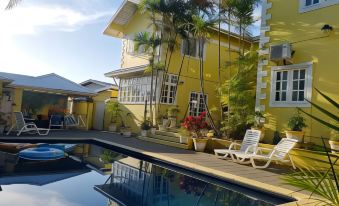 Luxury 5-Bed Villa in Tobago the Big Yellow House