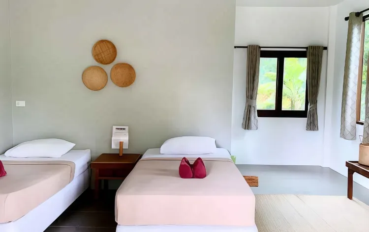 ห้องเตียงแฝด พร้อมวิวสวน