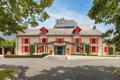 Hôtel Restaurant Le Paddock Hôtels à : 
