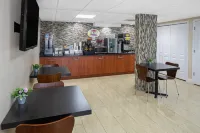 Super 8 by Wyndham Bradenton Sarasota Area