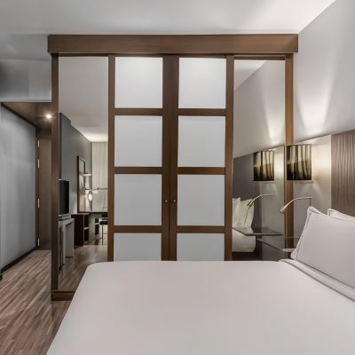 標準大床房 科斯拉達機場萬豪AC酒店優惠