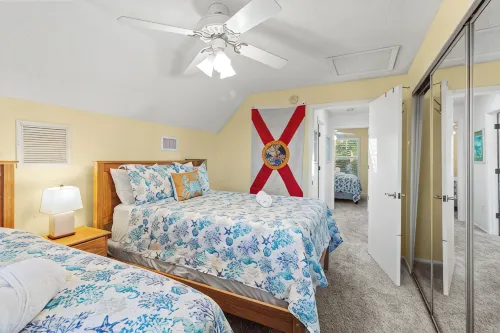 Beach House Anna Maria Island, FL - 1 block to beach!