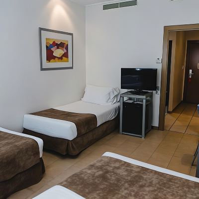 Triple Room with 3 Single Beds