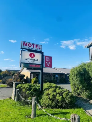 Admiral Court Motel & Apartments Hotel di 