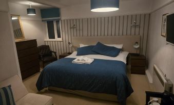 St Quintin Arms - Housity