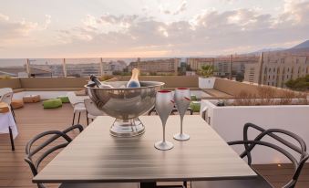 Daos Suites & Terrace Marbella