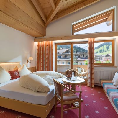 Comfort Double Room With Balcony And Mountain View