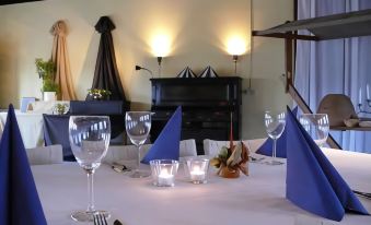 Hotel Per Olof Garden - Housity