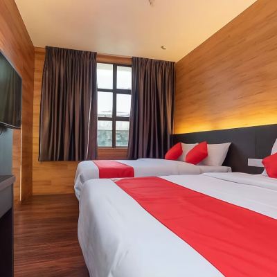 Suite Keluarga Kupon OYO 1230 Zen Zeng Budget Hotel