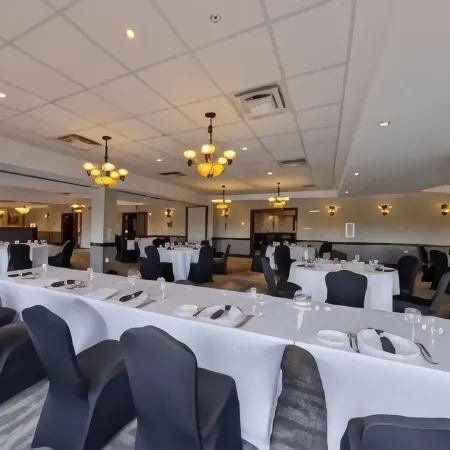 Best Western Plus Chocolate Lake Hotel