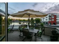 Gorgeous Lake Front Home, Central Location