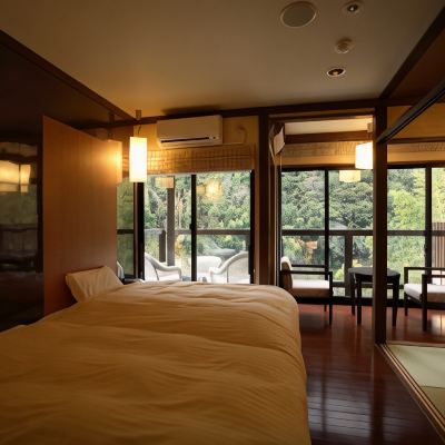 [Private Onsen (Omoto/Shakunage)] Shigaraki-Ware Panoramic Onsen On The Second Floor [Japanese-Western Room] [Twin Room] [Non-Smoking] [Mountain View] 武田尾温泉　紅葉舘　別庭　あざれ クーポン