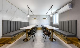 Brown-Dot Hotel Minam - Housity
