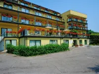AHG Riva Del Sole Wellness Hotel - Adults Only Hôtels à : Moniga del Garda