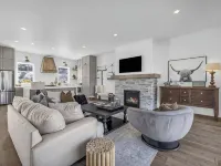 Mountain Lake Getaway - Chef's Kitchen - High End Hotels in Hideout