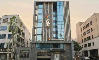 Hotel Asia - Housity