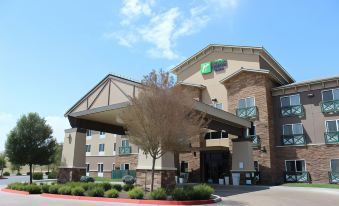 Holiday Inn Express & Suites Tehachapi Hwy 58/Mill ST.
