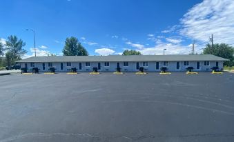 CB&M Executive Suites - Housity