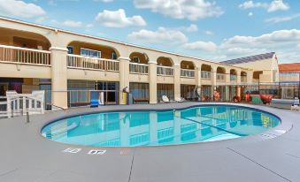 Quality Inn Clute Freeport