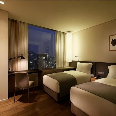 [Autumn Adventure Stay] Standard Twin Room + 2 Shilla Stay Camping Chairs (Per Booking) 신라스테이 마포 쿠폰