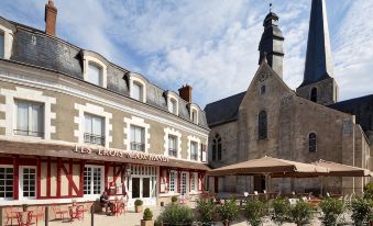 Relais des Trois Châteaux Hôtel-Restaurant - Teritoria - Housity