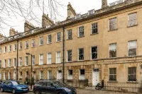 Elegant Georgian Flat in Historic Bath with Garden