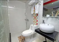 Binjia Hotel (Shanghai Chifeng Road Subway Station)