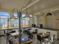 Cohen's Boutique Hotel