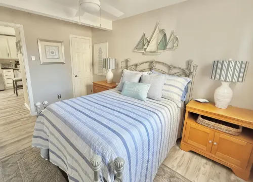 Pool Swim Spa-Hot Tub!  300 Feet to Secluded Beach!  Kayaks!! Bayshore Getaway!